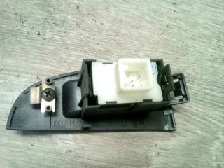 bontott TOYOTA AVENSIS T25 Jobb hátsó Ablakemelő Kapcsoló