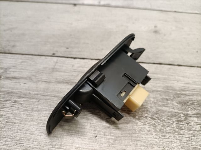 bontott TOYOTA AVENSIS T25 Jobb hátsó Ablakemelő Kapcsoló