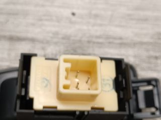 bontott TOYOTA AVENSIS T25 Jobb hátsó Ablakemelő Kapcsoló