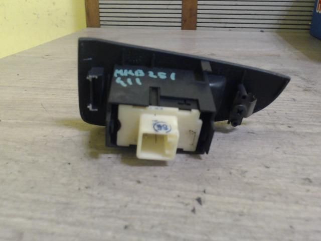 bontott TOYOTA AVENSIS T25 Jobb hátsó Ablakemelő Kapcsoló