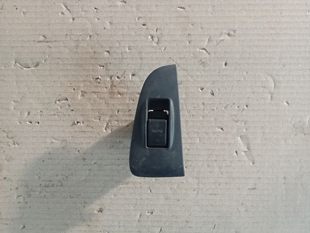 bontott TOYOTA AVENSIS T25 Jobb hátsó Ablakemelő Kapcsoló