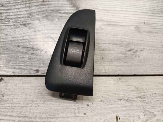 bontott TOYOTA AVENSIS T25 Jobb hátsó Ablakemelő Kapcsoló