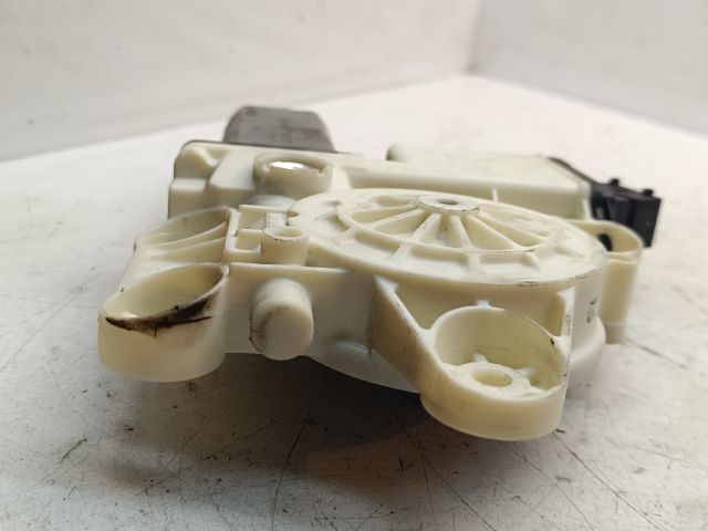 bontott TOYOTA AVENSIS T25 Jobb hátsó Ablakemelő Motor