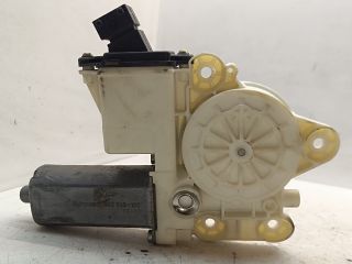 bontott TOYOTA AVENSIS T25 Jobb hátsó Ablakemelő Motor