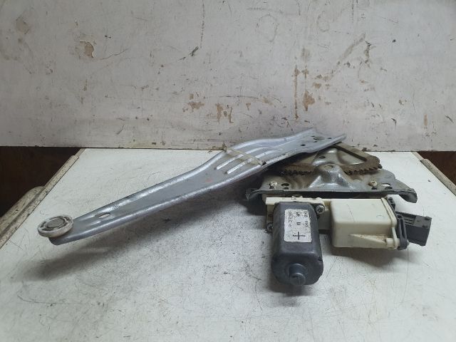 bontott TOYOTA AVENSIS T25 Jobb hátsó Ablakemelő Szerkezet (Elektromos)