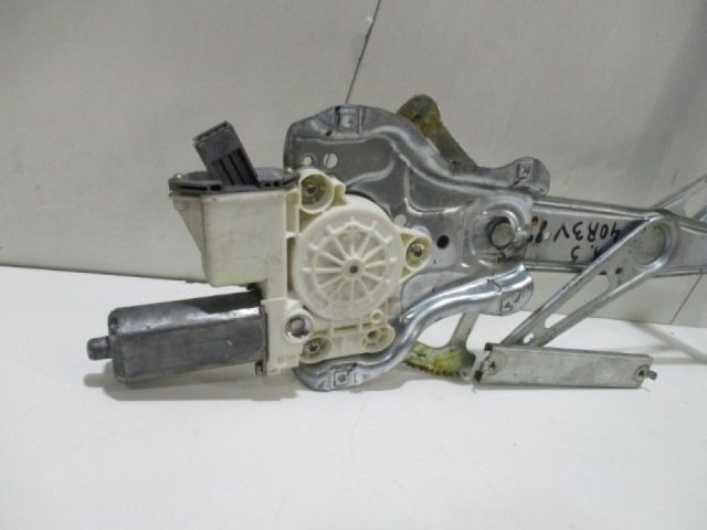 bontott TOYOTA AVENSIS T25 Jobb hátsó Ablakemelő Szerkezet (Elektromos)