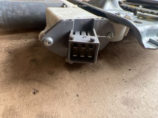 bontott TOYOTA AVENSIS T25 Jobb hátsó Ablakemelő Szerkezet (Elektromos)