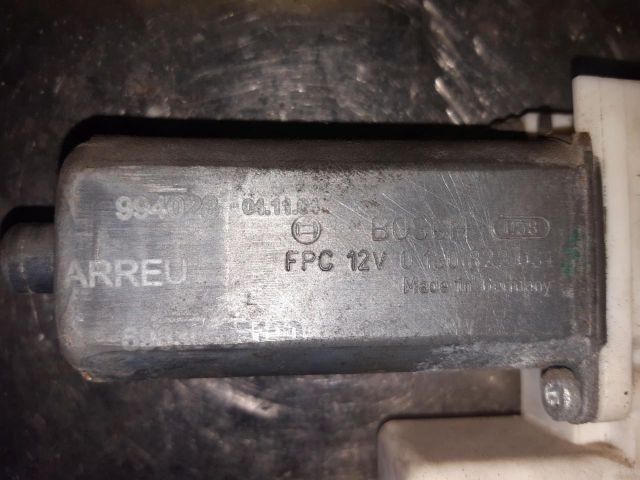 bontott TOYOTA AVENSIS T25 Jobb hátsó Ablakemelő Szerkezet (Elektromos)