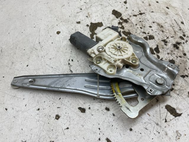 bontott TOYOTA AVENSIS T25 Jobb hátsó Ablakemelő Szerkezet (Elektromos)