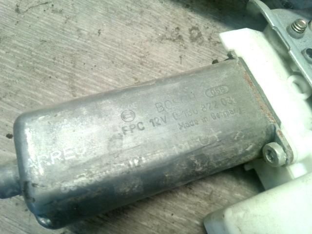 bontott TOYOTA AVENSIS T25 Jobb hátsó Ablakemelő Szerkezet (Elektromos)