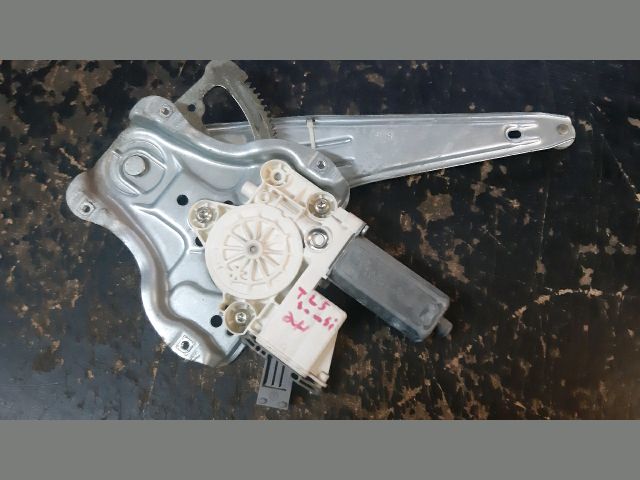 bontott TOYOTA AVENSIS T25 Jobb hátsó Ablakemelő Szerkezet (Elektromos)