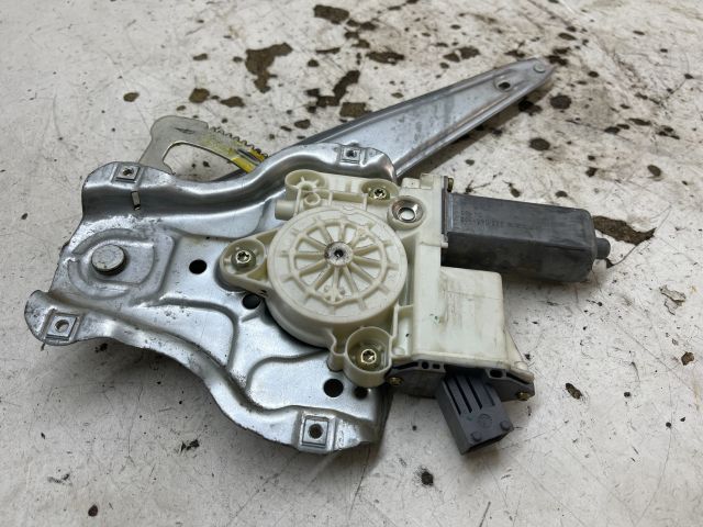 bontott TOYOTA AVENSIS T25 Jobb hátsó Ablakemelő Szerkezet (Elektromos)