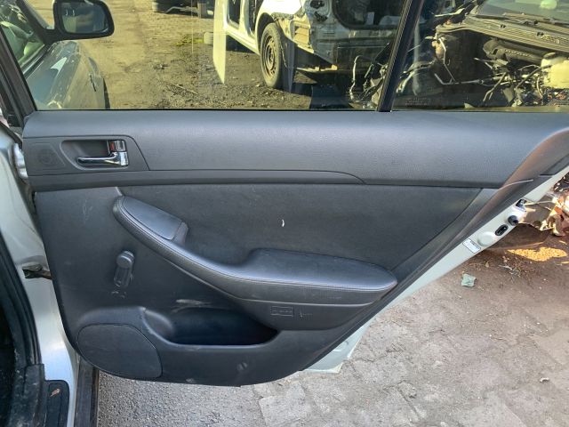 bontott TOYOTA AVENSIS T25 Jobb hátsó Ajtó Kárpit