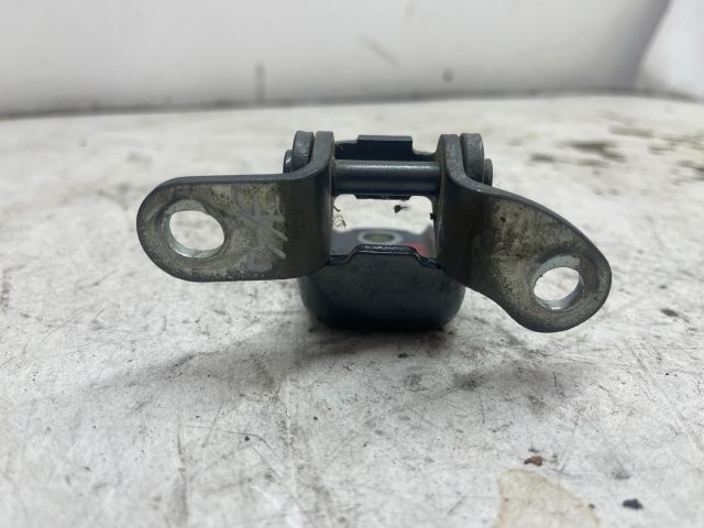 bontott TOYOTA AVENSIS T25 Jobb hátsó Alsó Zsanér