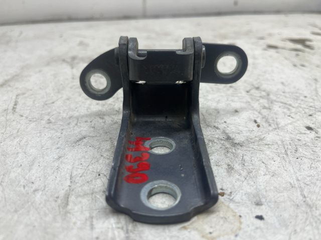 bontott TOYOTA AVENSIS T25 Jobb hátsó Alsó Zsanér