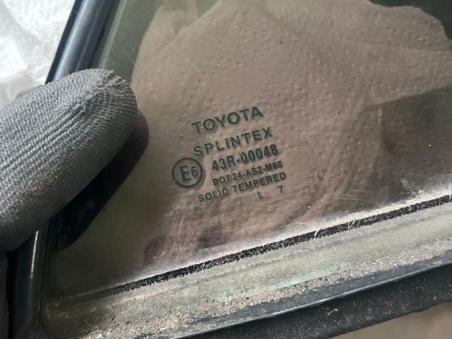 bontott TOYOTA AVENSIS T25 Jobb hátsó Fixüveg (Ajtóban)
