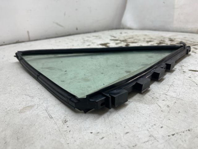 bontott TOYOTA AVENSIS T25 Jobb hátsó Fixüveg (Ajtóban)