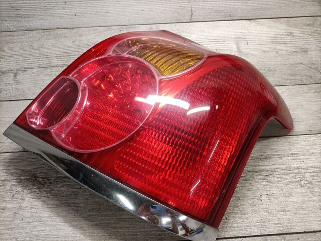 bontott TOYOTA AVENSIS T25 Jobb Hátsó Lámpa