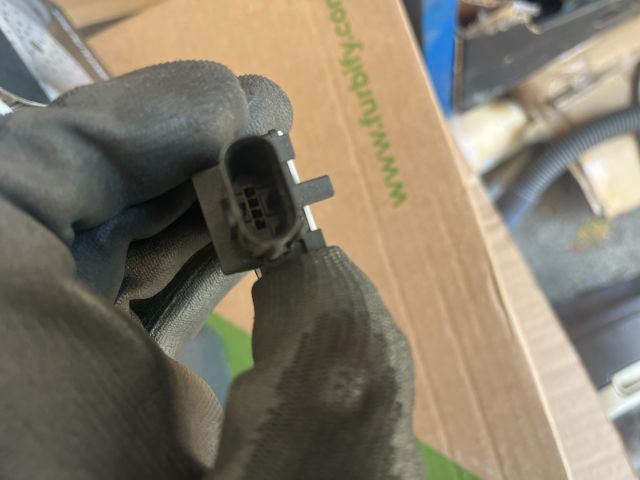 bontott TOYOTA AVENSIS T25 Jobb hátsó Oldal Ütközés Érzékelő