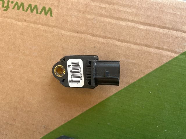 bontott TOYOTA AVENSIS T25 Jobb hátsó Oldal Ütközés Érzékelő