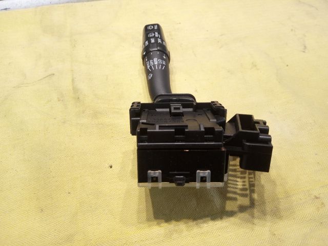 bontott TOYOTA AVENSIS T25 Jobb Kormánykapcsoló Ablaktörlő