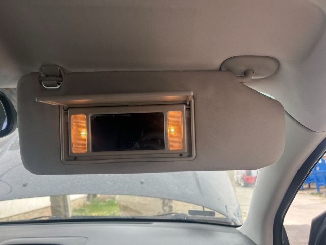 bontott TOYOTA AVENSIS T25 Jobb Napellenző