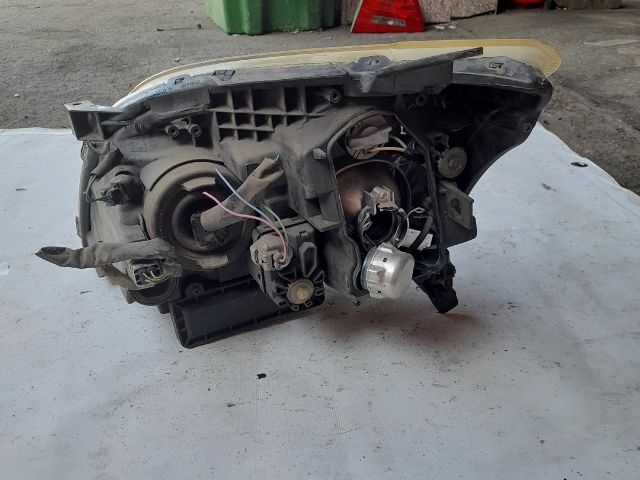 bontott TOYOTA AVENSIS T25 Jobb Xenon Fényszóró