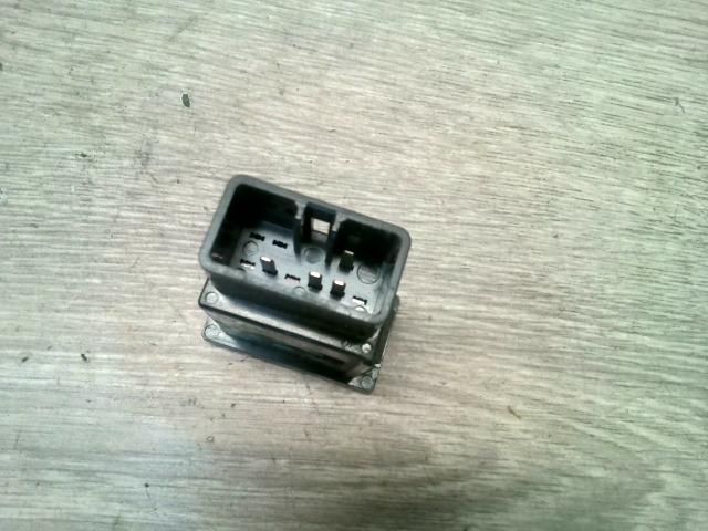 bontott TOYOTA AVENSIS T25 Kipörgésgátló Kapcsoló