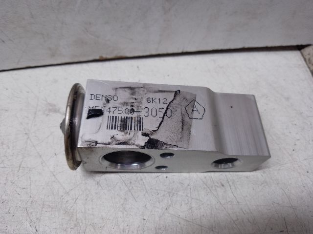 bontott TOYOTA AVENSIS T25 Klíma Tágulási Szelep