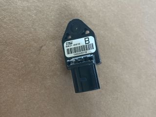 bontott TOYOTA AVENSIS T25 Központi Ütközés Érzékelő