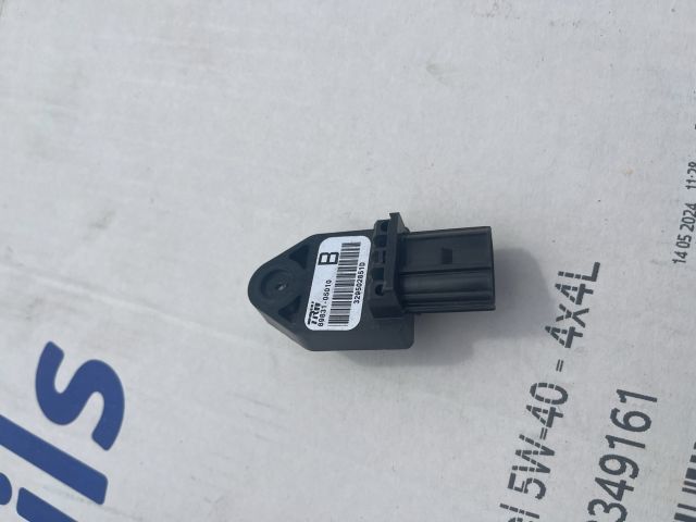 bontott TOYOTA AVENSIS T25 Központi Ütközés Érzékelő