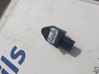 bontott TOYOTA AVENSIS T25 Központi Ütközés Érzékelő