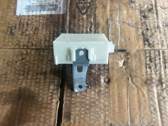 bontott TOYOTA AVENSIS T25 Központizár Elektronika