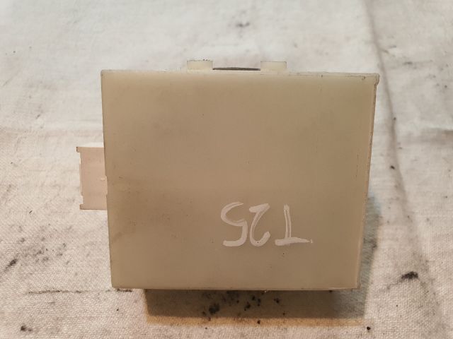 bontott TOYOTA AVENSIS T25 Központizár Elektronika