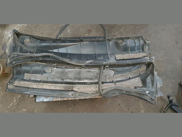 bontott TOYOTA AVENSIS T25 Levélrács