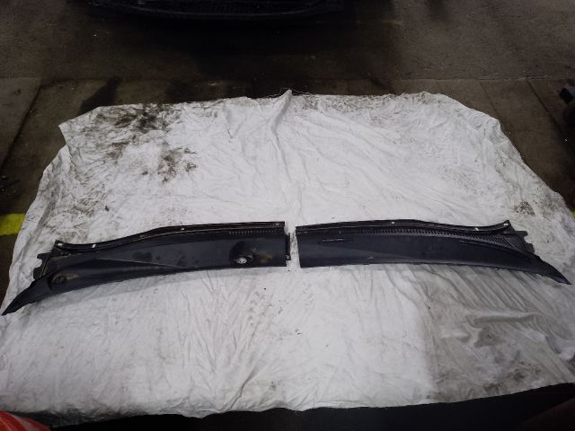 bontott TOYOTA AVENSIS T25 Levélrács