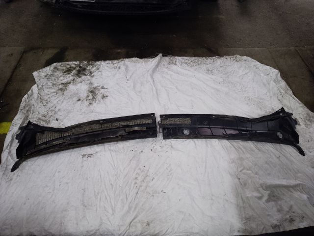 bontott TOYOTA AVENSIS T25 Levélrács