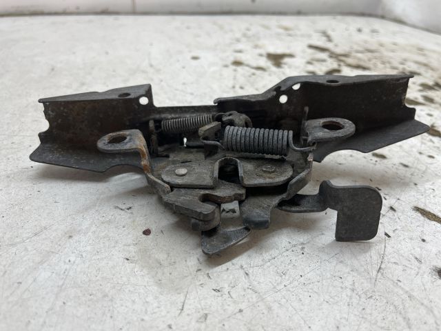 bontott TOYOTA AVENSIS T25 Motorháztető Zárszerkezet