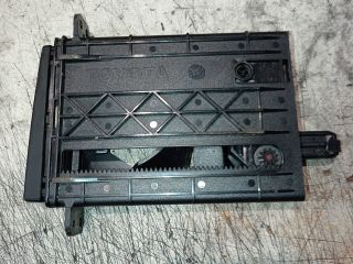 bontott TOYOTA AVENSIS T25 Pohártartó