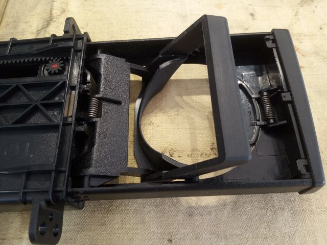 bontott TOYOTA AVENSIS T25 Pohártartó