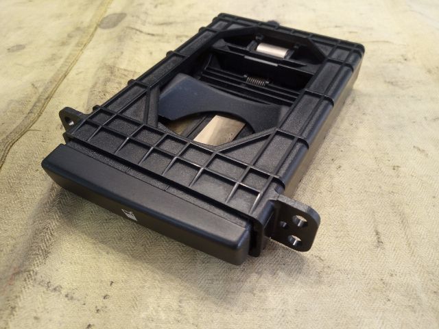 bontott TOYOTA AVENSIS T25 Pohártartó