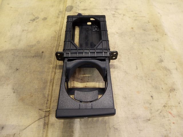 bontott TOYOTA AVENSIS T25 Pohártartó