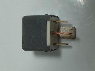 bontott TOYOTA AVENSIS T25 Relé