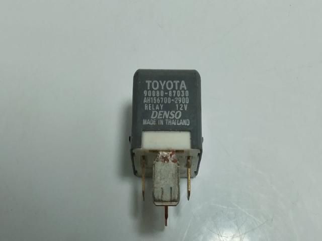 bontott TOYOTA AVENSIS T25 Relé