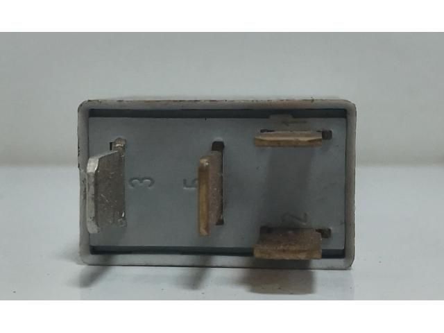 bontott TOYOTA AVENSIS T25 Relé