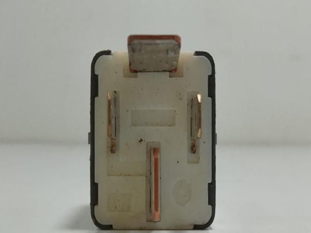 bontott TOYOTA AVENSIS T25 Relé