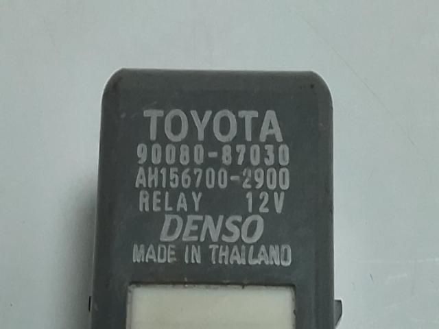 bontott TOYOTA AVENSIS T25 Relé