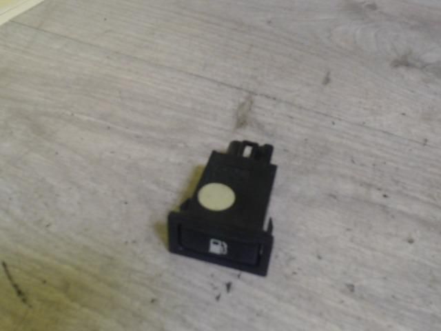 bontott TOYOTA AVENSIS T25 Tankajtó Nyitó Kar / Gomb