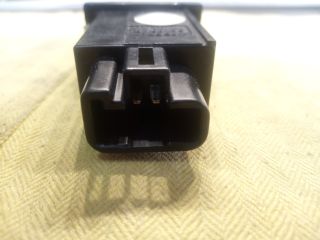 bontott TOYOTA AVENSIS T25 Tankajtó Nyitó Kar / Gomb