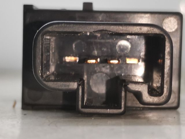 bontott TOYOTA AVENSIS T25 Tankajtó Nyitó Kar / Gomb